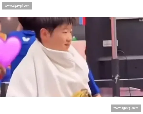 孙颖莎裹成 “灌汤包”？35℃高温里的可爱暴击