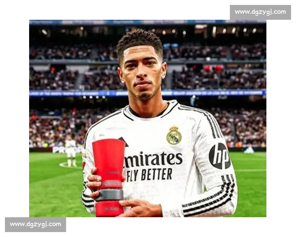 贝林厄姆 22 岁生日，女友晒甜蜜瞬间：舞伴与星光的双重闪耀